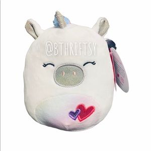 ☆ NWT 5” Squishmallow Valentines Sofia ☆